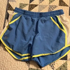 Under Armour - heat gear - running shorts size small